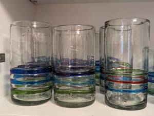 lot 140 image: Assorted Blown Glassware