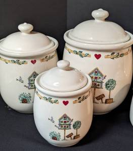 lot 145 image: Thomson Pottery Birdhouse Canisters and Dishes