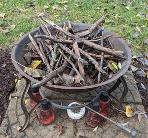 lot 148 image: Metal Fire Pit and Log Holder