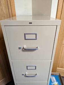 lot 284 image: Four Drawer Filing Cabinet