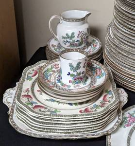 lot 402 image: Vintage Indian Tree Dishes