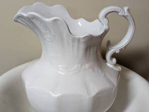 lot 410 image: Edwin Knowles Vitreous Washbasin and Pitcher