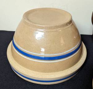 lot 414B image: Assorted Vintage Stoneware Bowls and Pitcher