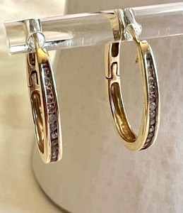 lot 434 image: 10K Gold Earrings