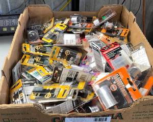 lot 276 image: Assorted Packs of Automotive Fuses (100 pks)