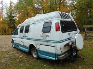 1999 Chevrolet RoadTrek 200