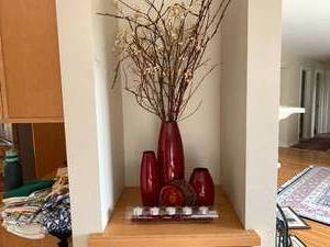 lot 3 image: Scarlet Vase Arrangement
