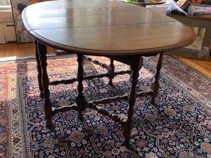 lot 8 image: Vintage Walnut Gate Leg Table