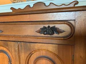 lot 18 image: Fruit Carved Antique Wood Washstand Cabinet