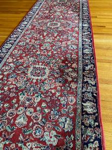 lot 35 image: Runner