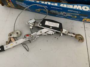 lot 49 image: 4000 lb. Power Puller