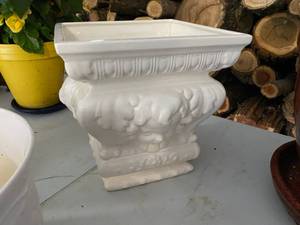 lot 60 image: Flower Pots