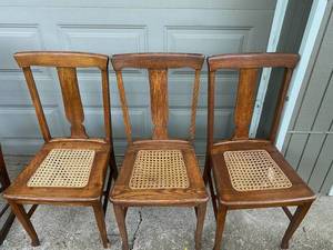 lot 61 image: Chairs and Rocker