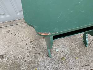 lot 64 image: End Table with Magazine Storage