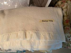 lot 87 image: Bedding Haul