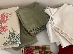 lot 95 image: Tablecloths