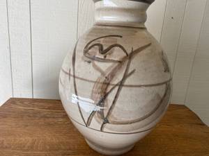 lot 104 image: Lamp