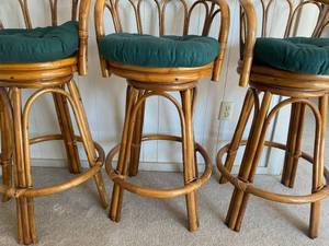 lot 114 image: Bar Stool set of 3