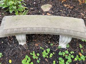 lot 136 image: Cement Garden Decor