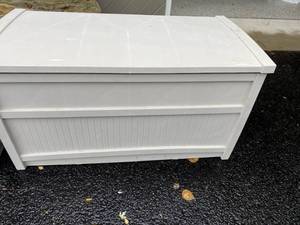 lot 146 image: Suncast Deck Boxes