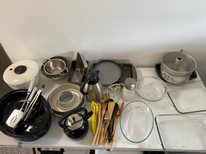 lot 159 image: Food Prep Items