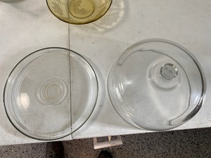 lot 161 image: Glass Serving Pieces