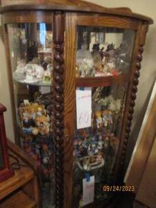 lot 62 image: Gorgeous Wood curio cabinet with mi...