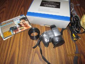 lot 105 image: Sony CyberShot DSC-H1 digital camer...