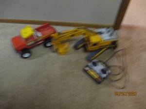 lot 130 image: Vintage Metal Tonka Pick up and rem...
