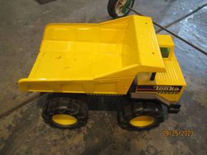 lot 169 image: Vintage Metal Tonka dump truck...