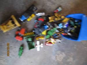 lot 173 image: Lot of assorted hot wheels, John De...