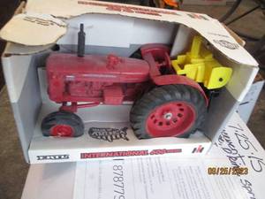 lot 182 image: Ertl 116 scale die cast Internatio...