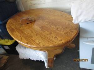 lot 186 image: Wooden Oval tiered coffee table (on...