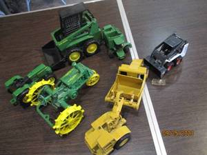 lot 202 image: Assortment of Die cast John Deere a...