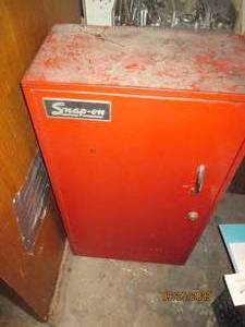 lot 19 image: Metal Snap-On 3-tier storage cabinet