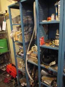 lot 49 image: Heavy duty 361272 metal cage...