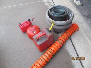lot 231 image: Lot of assorted outdoor planters, m...