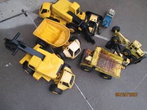 lot 235 image: Large collection of Vintage Tonka t...