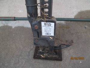 lot 236 image: Heavy duty 7000lb. capacity levelin...