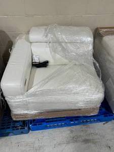 lot 62 image: Macys Leather Valencia Snow Left Armrest Chair