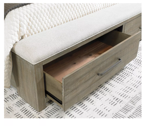 lot 27 image: Macys Intrigue King Footboard Storage Bench