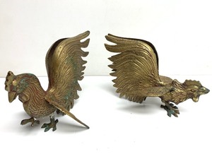 lot 85 image: Vintage Solid Brass Fighting Roosters