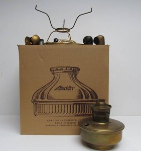 lot 69 image: NOS Vintage ALADDIN Lamp 