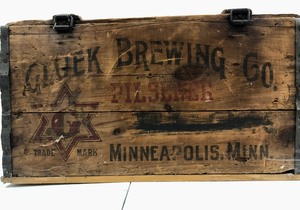 lot 143 image: Awesome Old Pre-Prohibition GLUEK Minneapolis Beer Crate