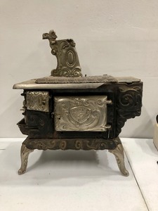 lot 156 image: Smaller Size BUCKS Stove & Range Cast Iron Wood Burning Stove (AS IS)