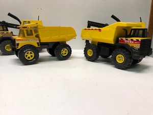 lot 167 image: Lot of 5 Large Vintage Metal TONKA Construction Vehicles