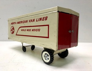 lot 168 image: Excellent Vintage STRUCTO North American Van Lines Trailer