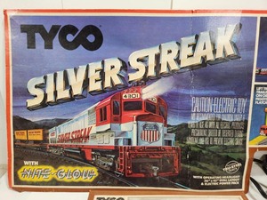 lot 190 image: Complete Tyco SILVER STREAK Train Set wBoxes