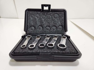 lot 217 image: Set of 5 Small SNAP ON Wrenches