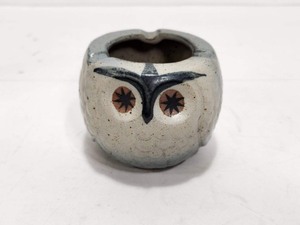 lot 240 image: Mid Century Art Pottery Owl AshtrayBowl
